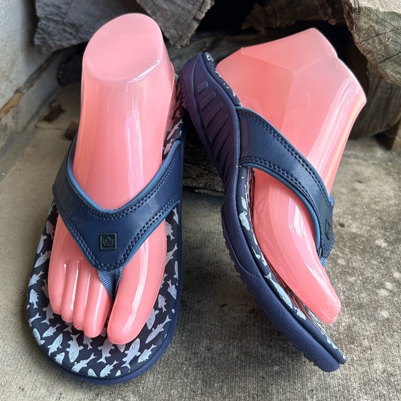 Spenco Ocean Orthotic Navy fish Flip Flops Sz-7B. N - Picture 1 of 11